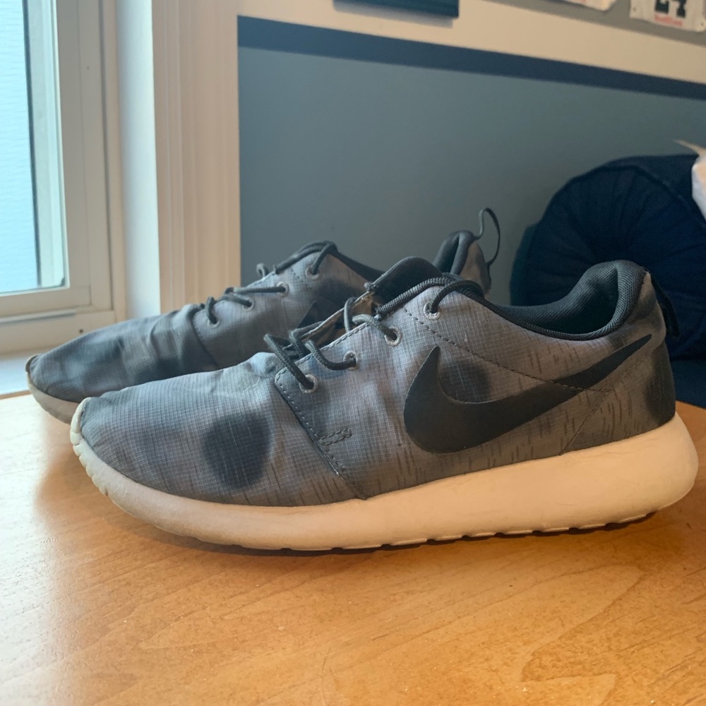 Nike Men’s Roshes Customized